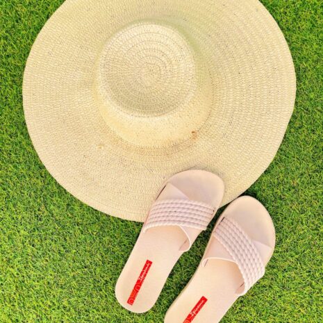 girl-hat-4a-min girl-hat-4a-min
